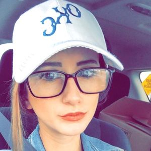 Meet your Posher, Casey